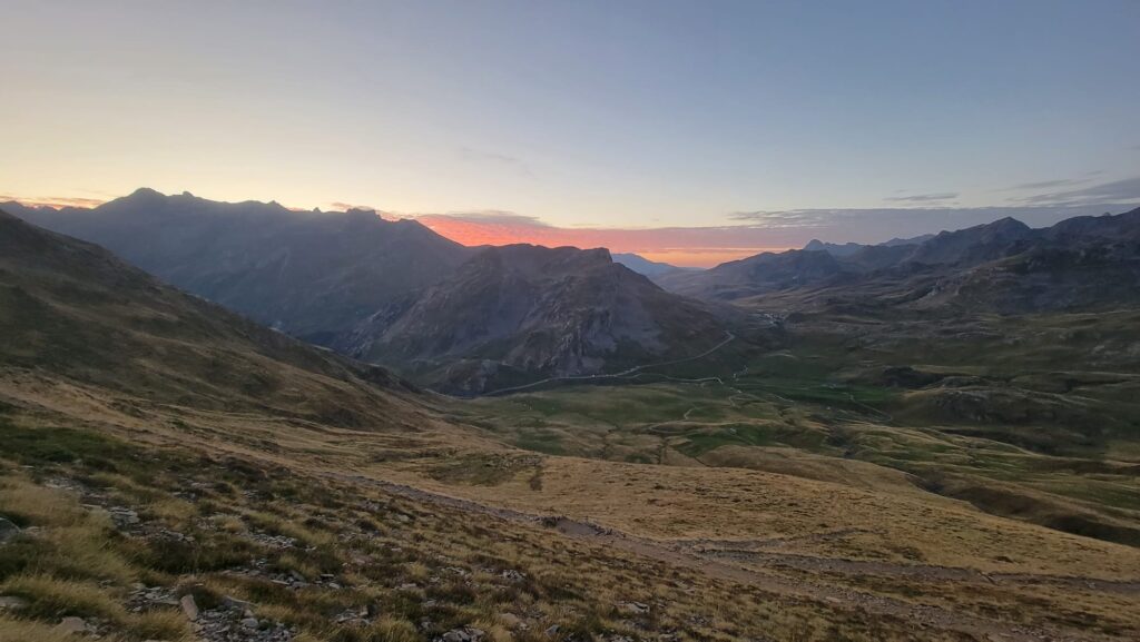 Levé de soleil vers le cirque d'Anéou