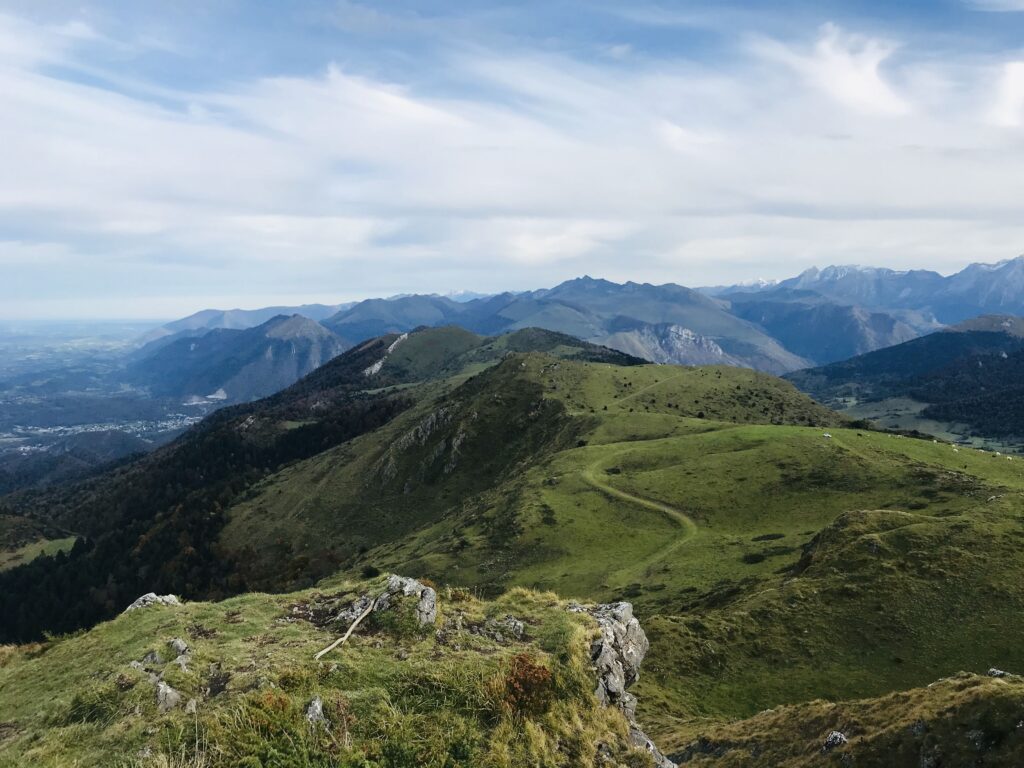 Vue vers la montagne du Rey